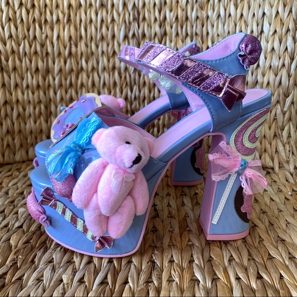 New Sugar Thrillz Beary Sweet Platform Sandals - Picture 3 of 6